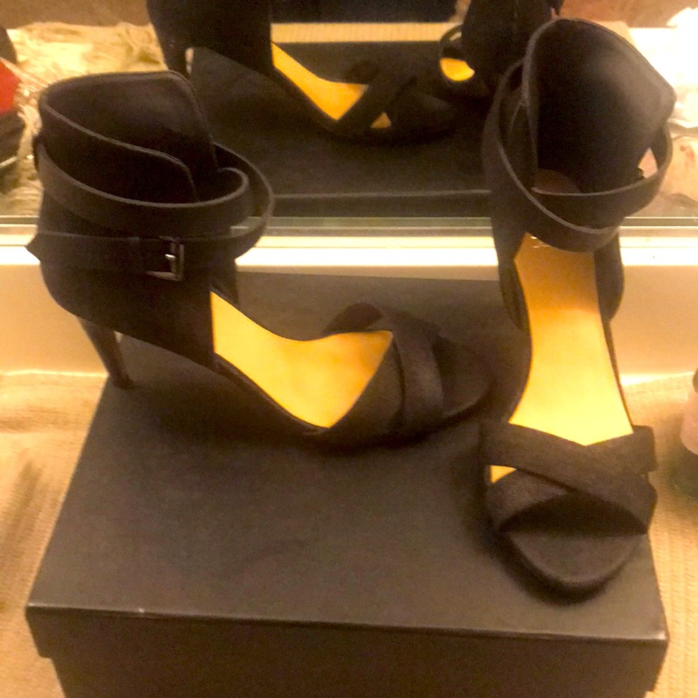 Joe’s black denim heel Marcy 6.5